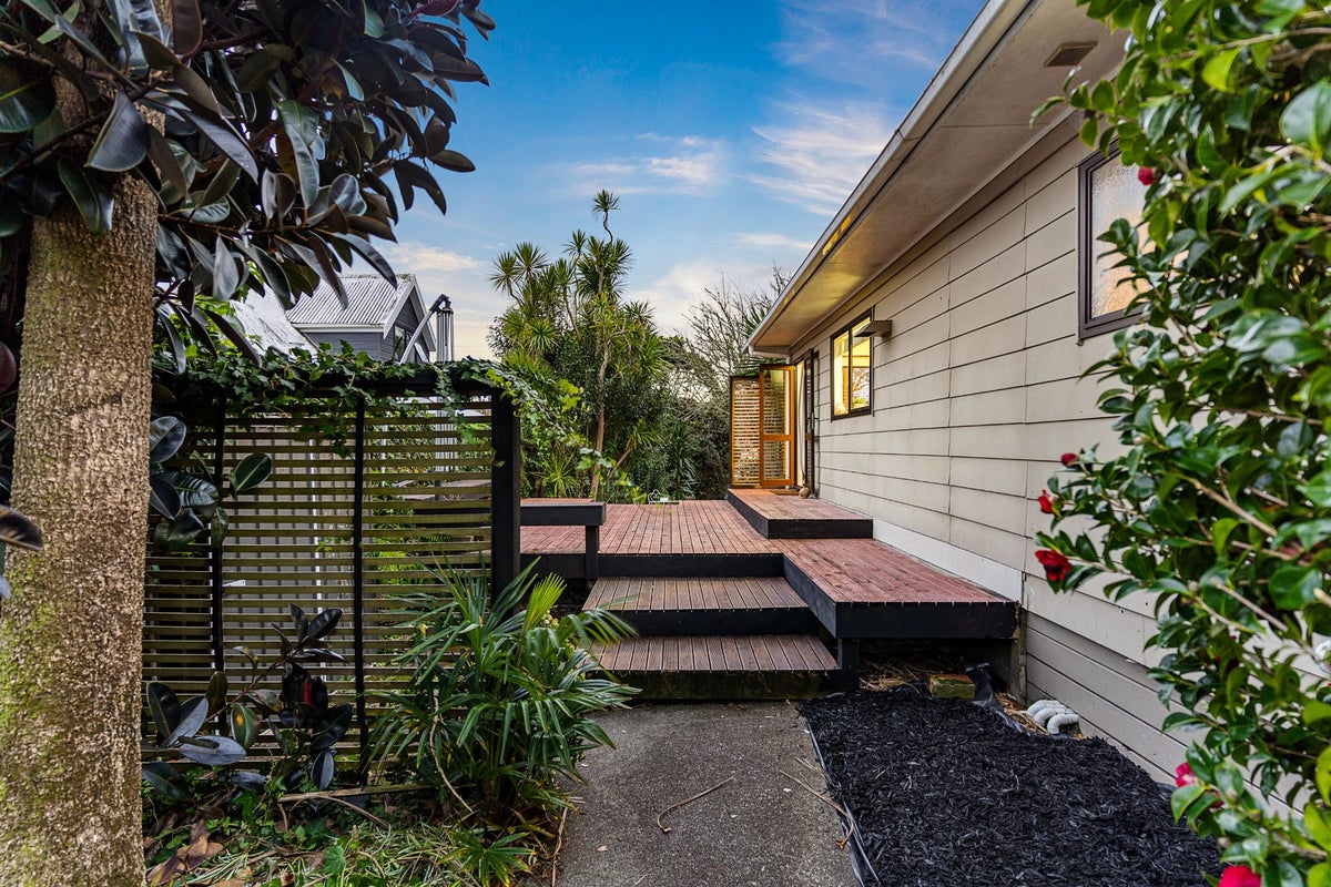 41C Peary Road, Mount Eden, Auckland - Carousel 1