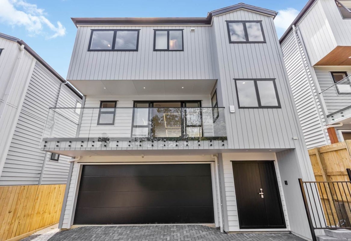 116C Oaktree Avenue, Browns Bay, Auckland - Carousel 1