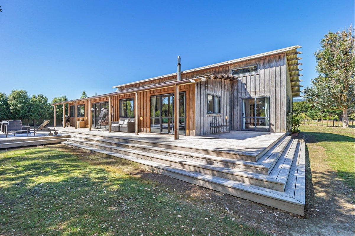 523 Arapaepae Road, OHAU, LEVIN - Carousel 1