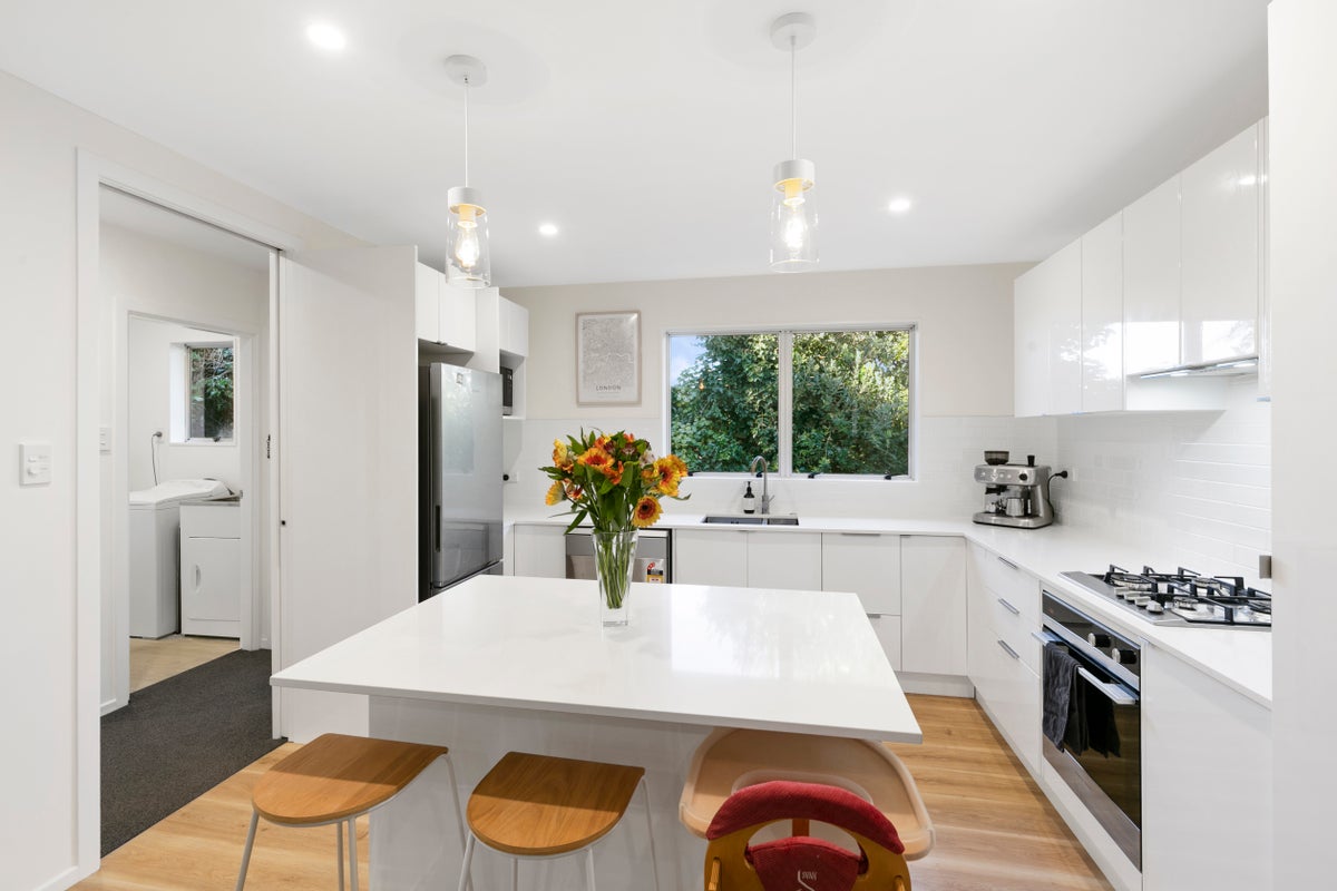 13B Gainsborough Grove, Belmont, Lower Hutt - Carousel 2