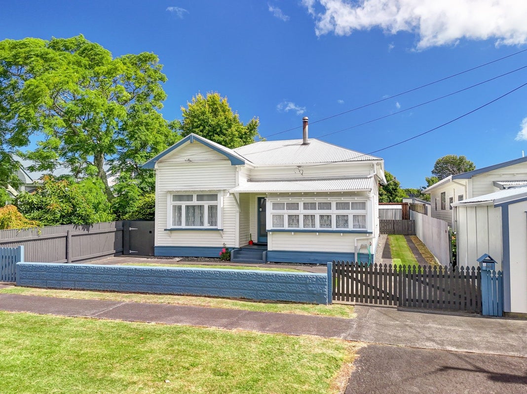 10 Kawakawa Street, Whanganui East, Whanganui - Carousel 1