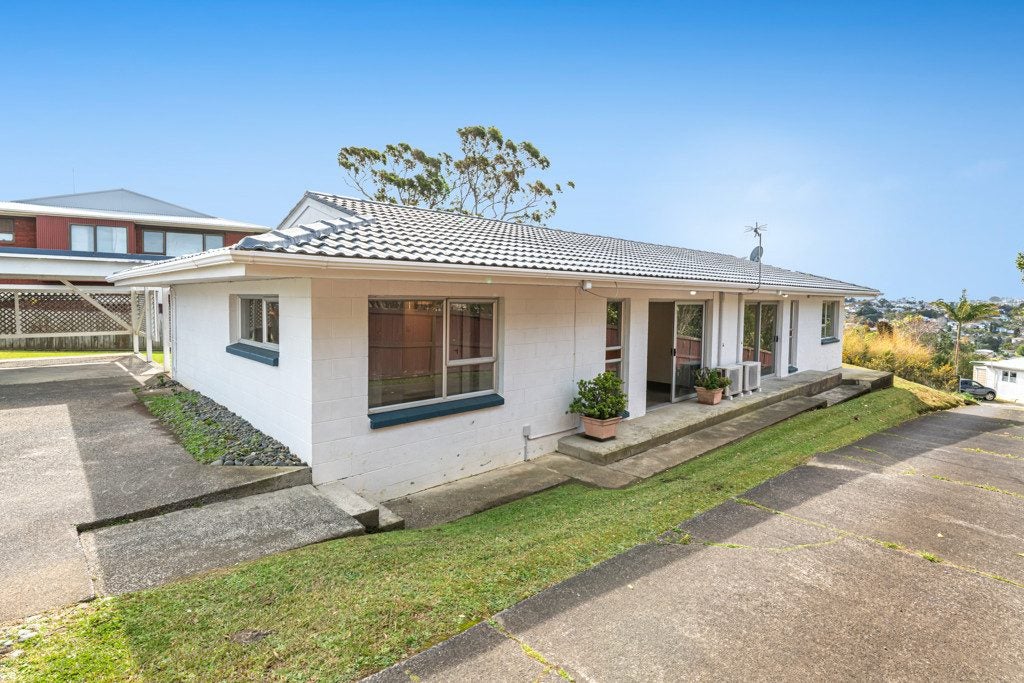 2/587 Glenfield Road, Totara Vale, Auckland - Carousel 2