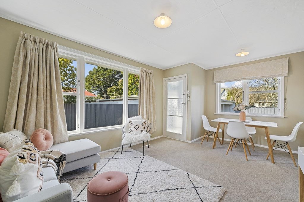 2/18 Benge Crescent, Clouston Park, Upper Hutt - Carousel 2