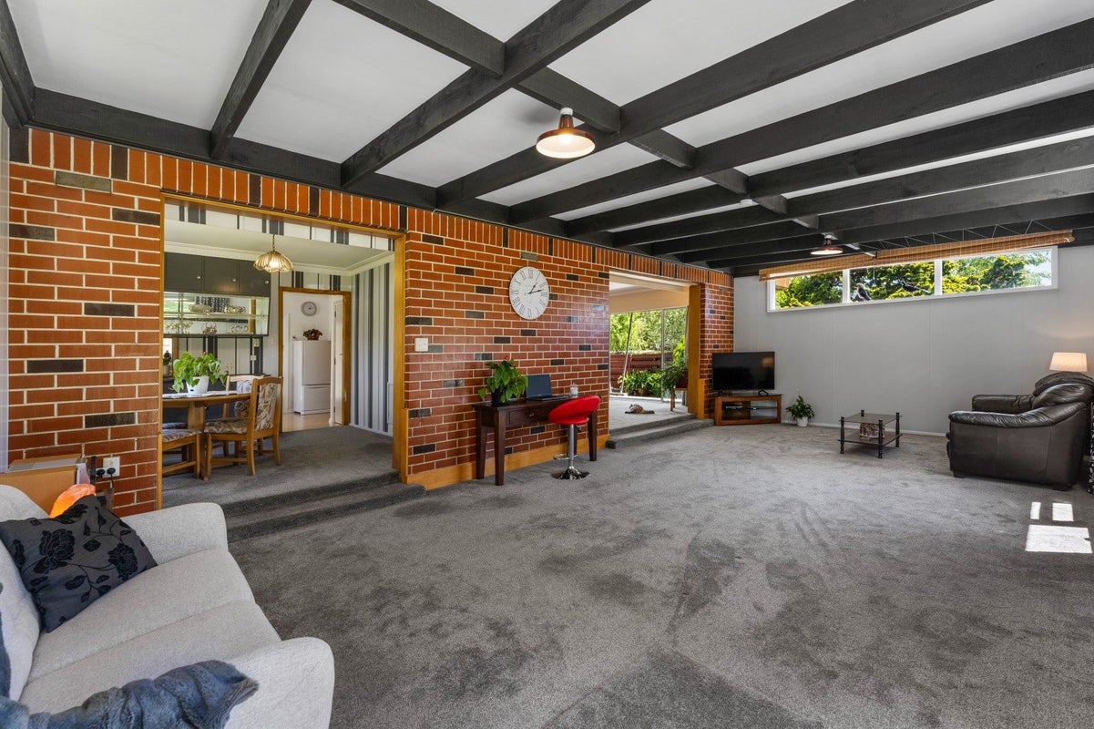 18A Hawthorn Crescent, Stokes Valley, Lower Hutt - Carousel 2