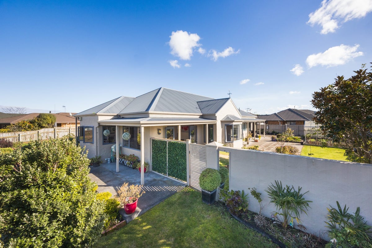 29 Clearview Drive, Milson, Palmerston North, Manawatu / Whanganui - Carousel 1