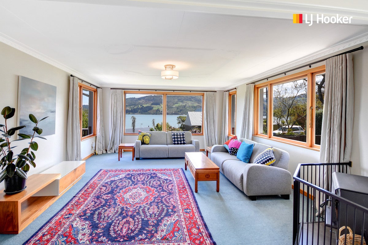 15 Bayne Terrace, Macandrew Bay, Dunedin - Carousel 2