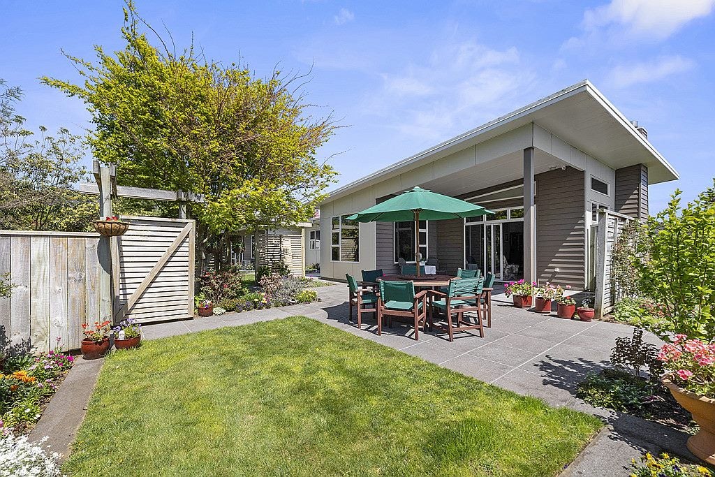 10B Long Place, Frankleigh Park, New Plymouth - Carousel 2