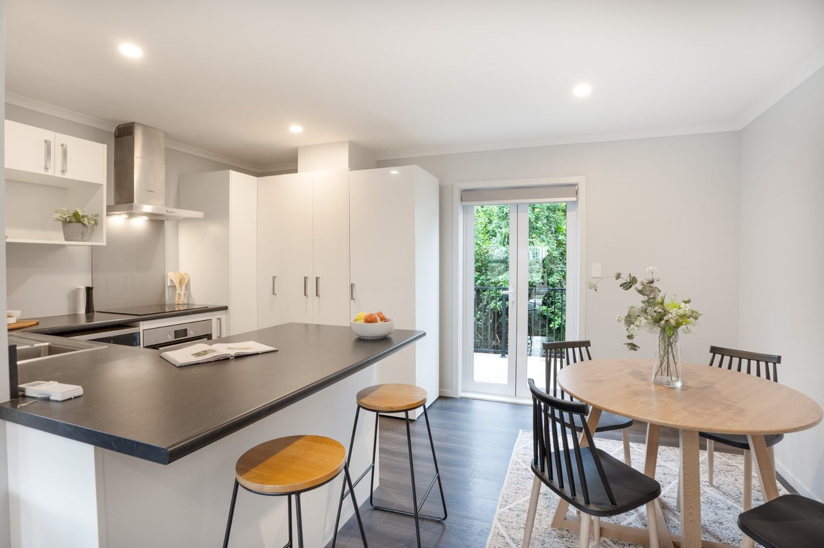 5/1 Murphy Place, Titahi Bay, Porirua - Carousel 1
