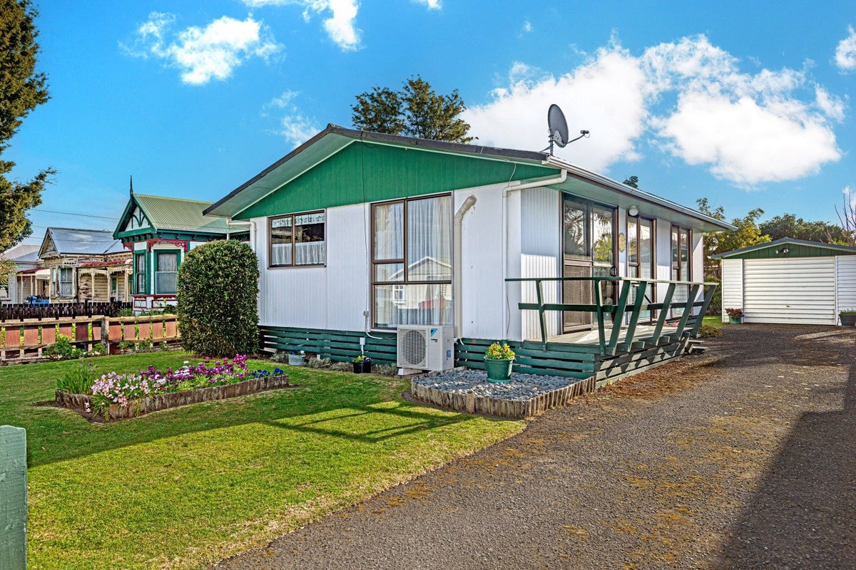 159 Stanley Road, Awapuni, Gisborne - Carousel 1