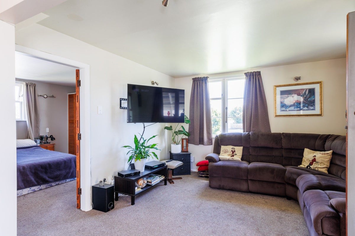 38 Mangahao Road, Pahiatua - Carousel 2