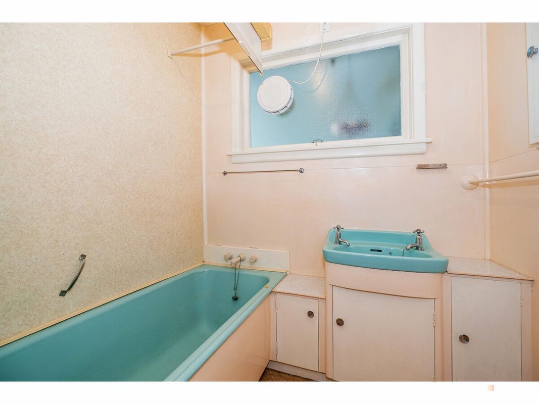 32 Campbell Street, Geraldine - Carousel 24
