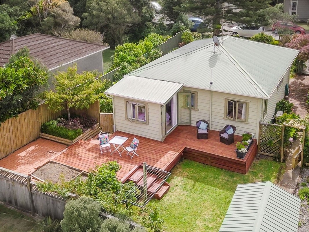 36 Raroa Place, Pukerua Bay, Porirua - Carousel 2