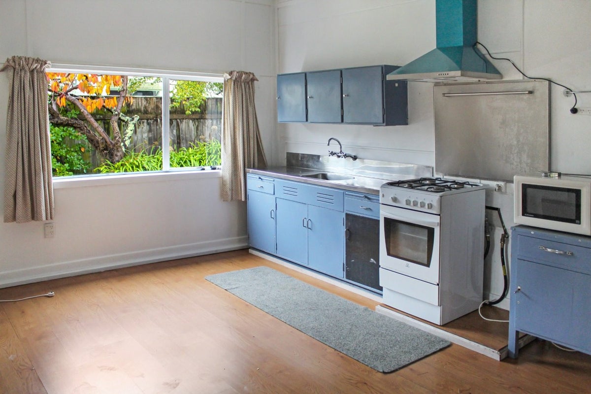 38 Hereford Street, West End, Palmerston North - Carousel 2