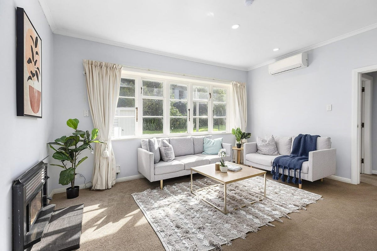 129 Onslow Road, Khandallah, Wellington - Carousel 2