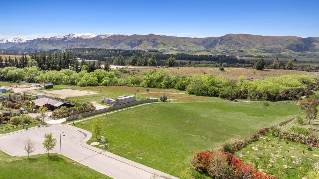 26 Harris Place, Luggate, Wanaka - Carousel 1