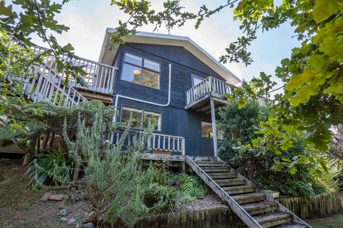 448 Huia Road, Laingholm, Auckland - Carousel 2