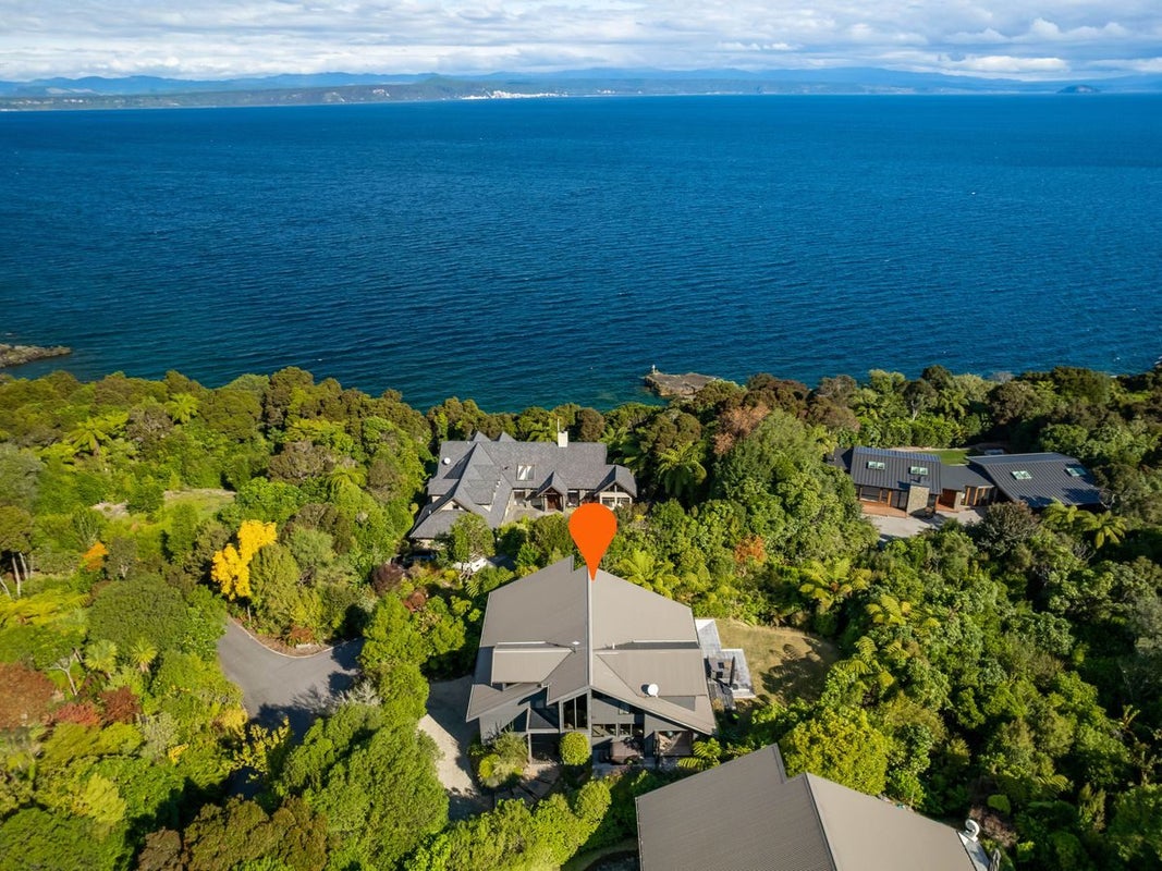 2/8 Whakamoenga Point, Taupo, Taupo - Carousel 39