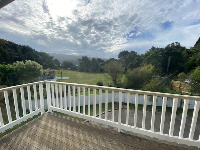 3B Peckham Grove, Tawa, Wellington - Carousel 1