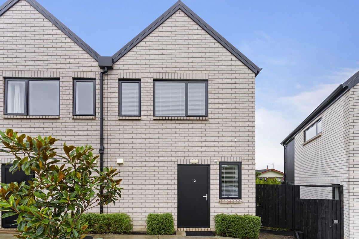 12 Wharara Lane, Massey, Auckland - Carousel 2