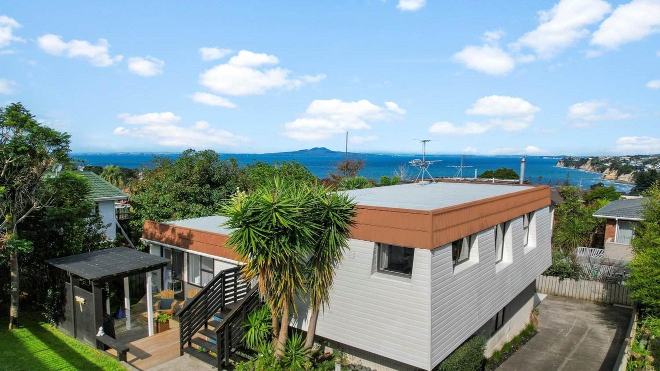 1/7 Ridge Road, Waiake, Auckland - Carousel 1
