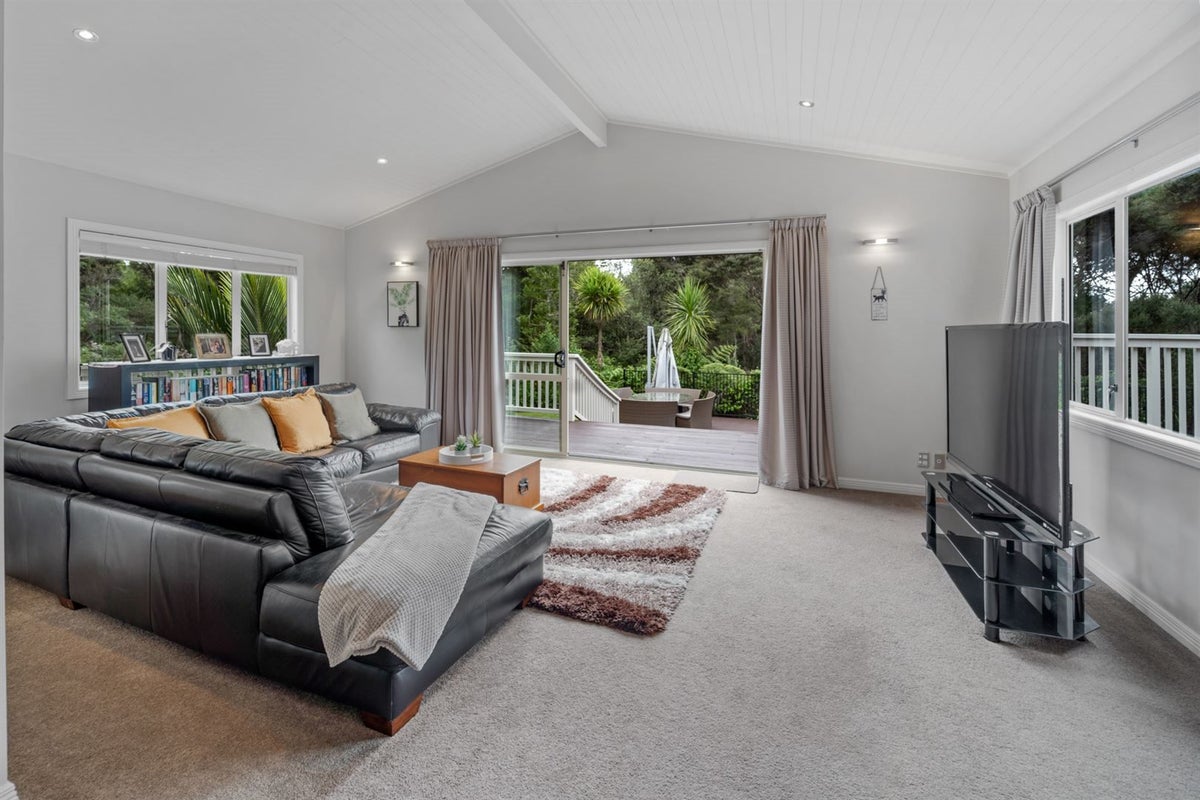 10 Hobson Heights Road, Lucas Heights, Auckland - Carousel 2