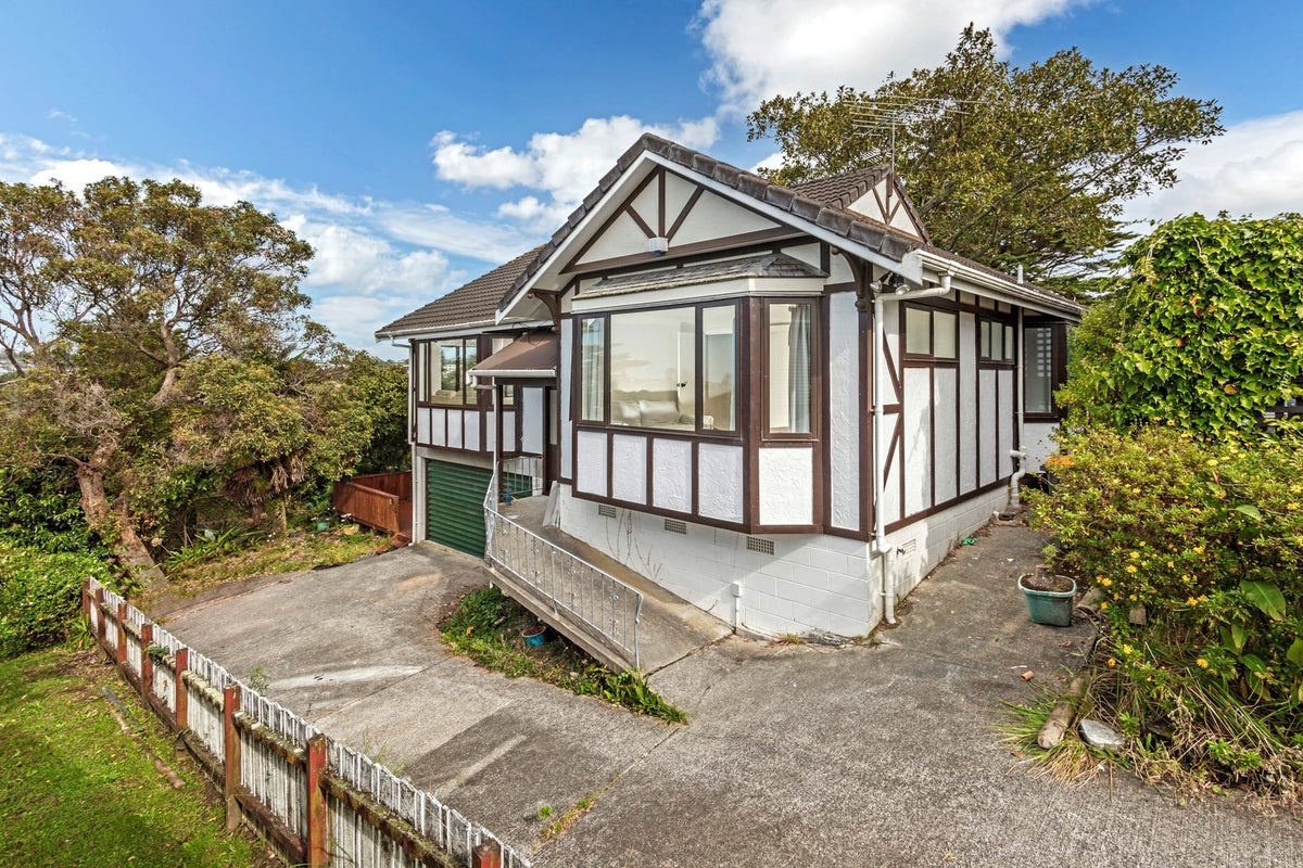 2/126 Carlisle Road, Browns Bay, Auckland - Carousel 29