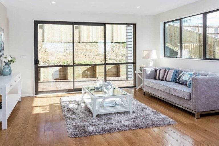 31 Thistle Close, Beachlands, Auckland - Carousel 2