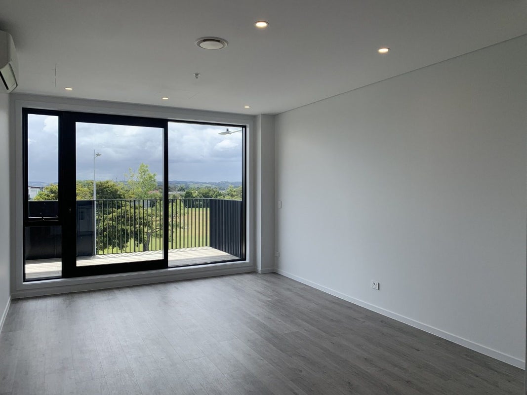 203/4 Rauroa Lane, Hobsonville, Auckland - Carousel 2