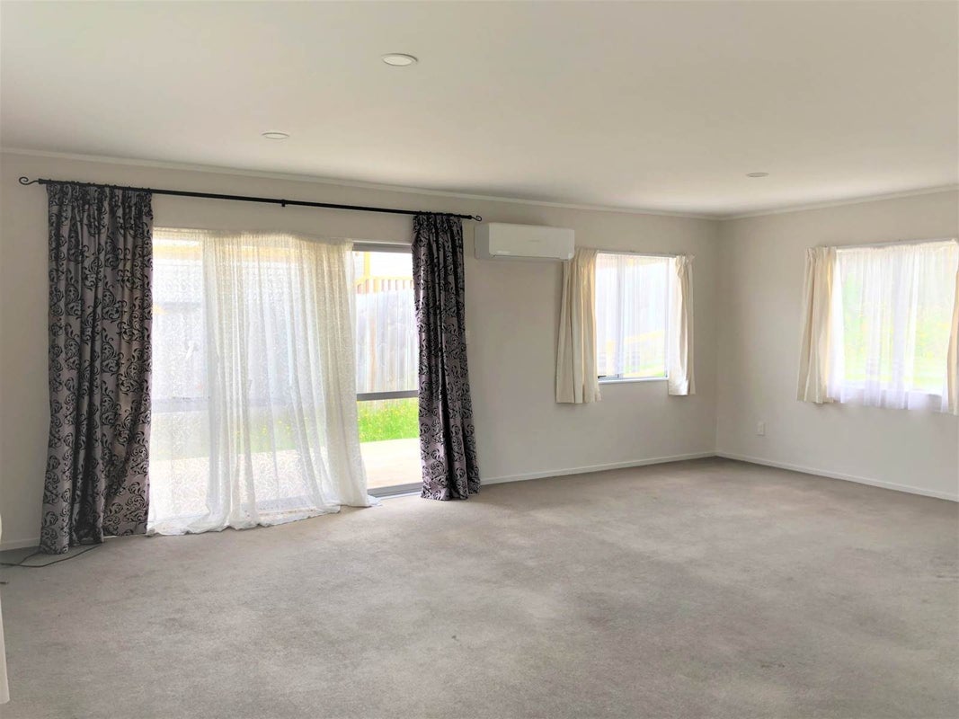 48 Kelwyn Road, Kelston, Auckland - Carousel 1