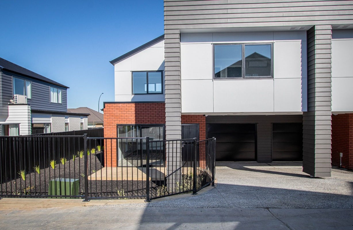 8/15 Onukutara Place, Huntington, Hamilton - Carousel 1