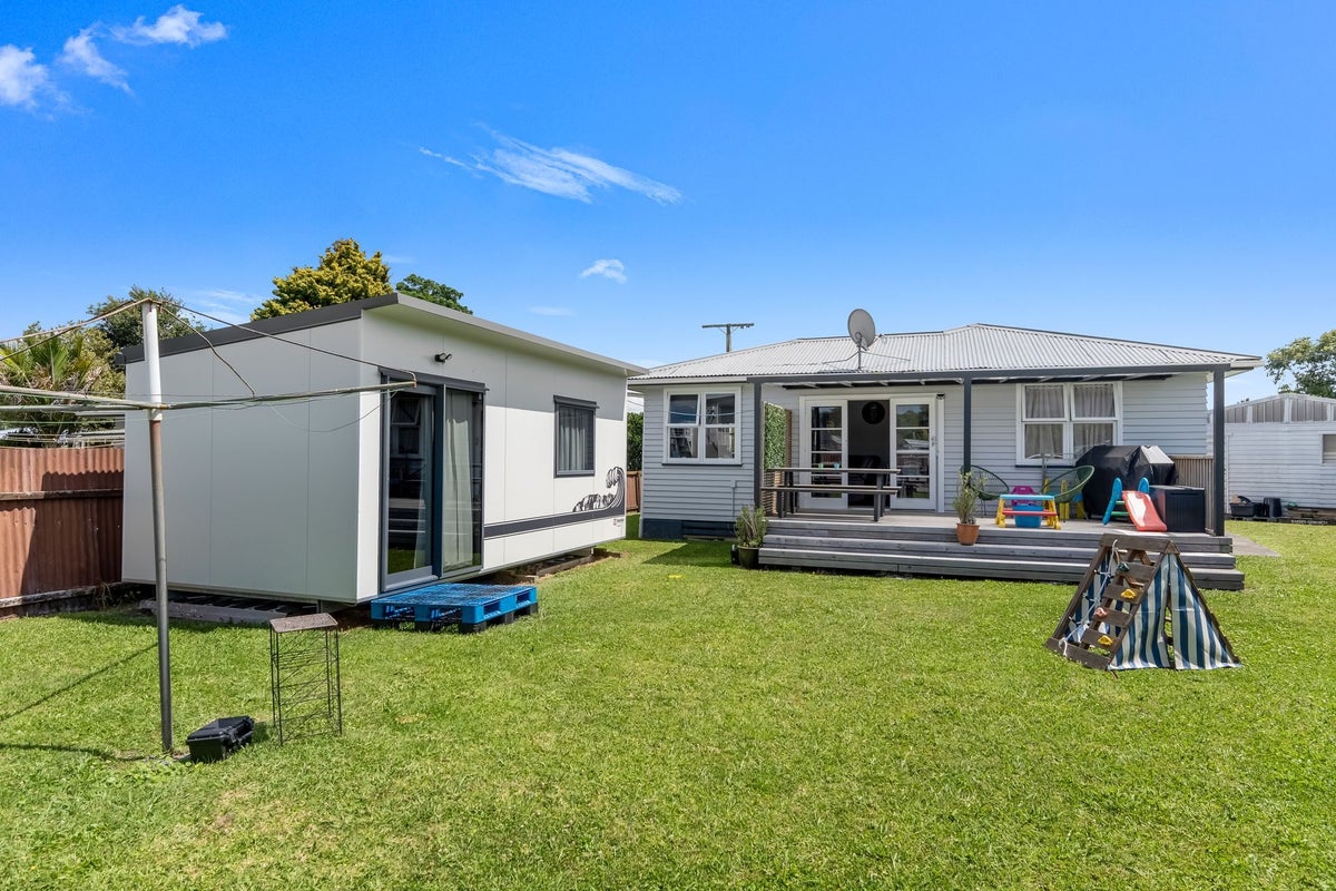 1 Tui Street, Outer Kaiti, Gisborne - Carousel 2