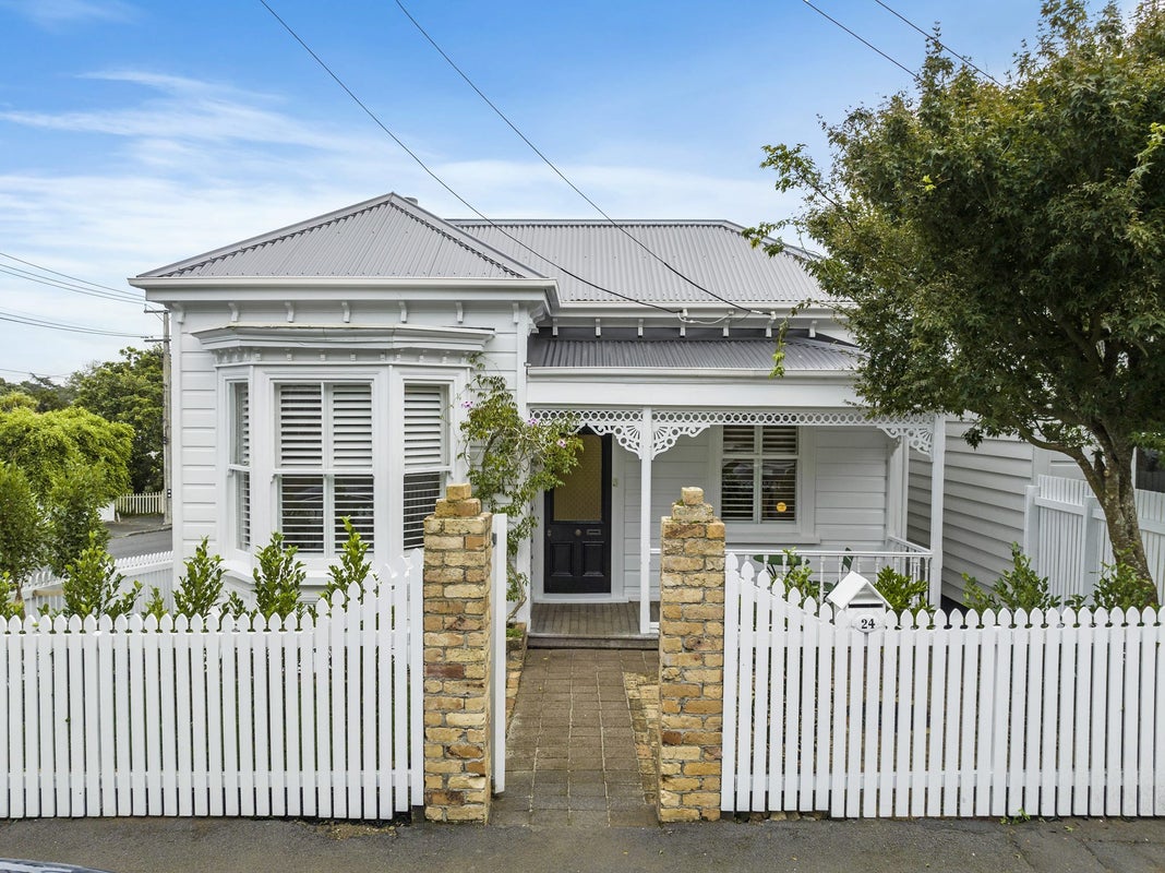 24 Edenvale Crescent, Mount Eden, Auckland - Carousel 1