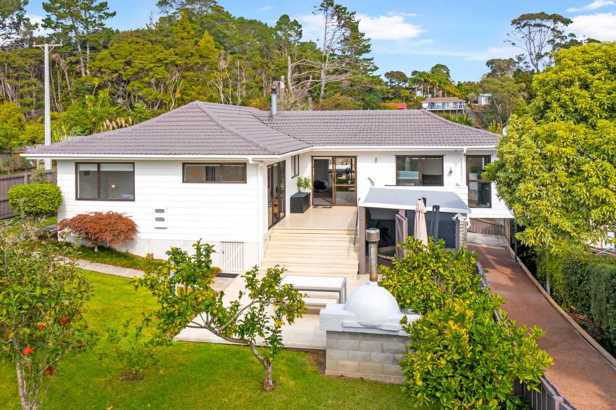 24 Adam Sunde Place, Glen Eden, Auckland - Carousel 1