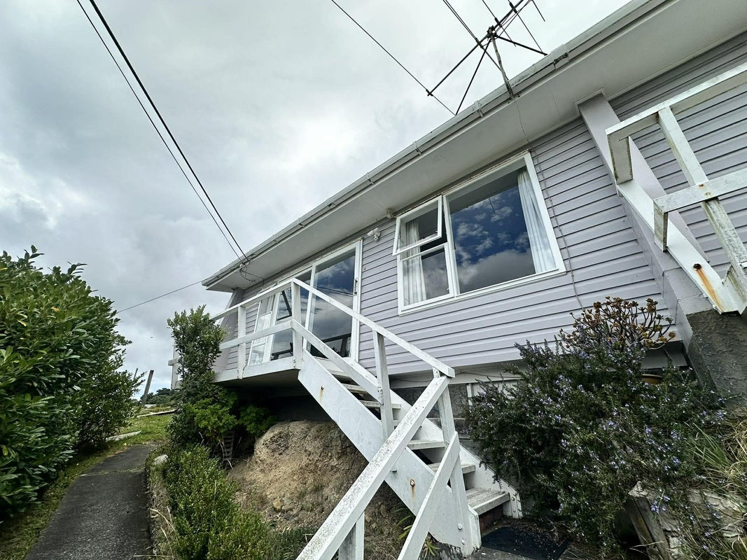4/22 Mccoll Street, Vogeltown, Wellington - Carousel 1