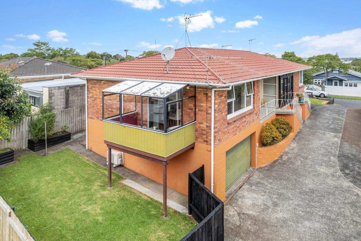 2/92 Grey Street, Onehunga, Auckland - Carousel 1