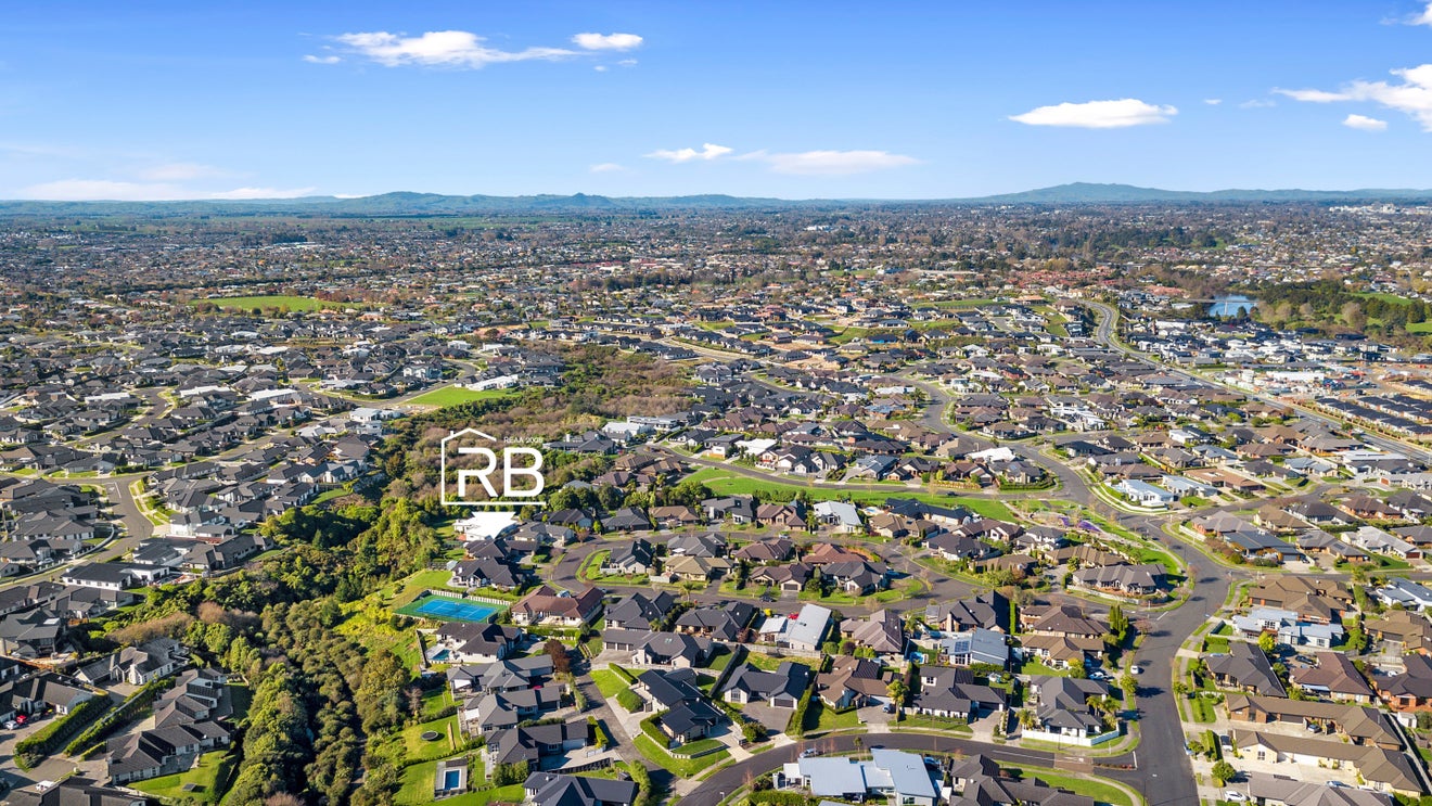 19 Bentley Rise, Flagstaff, Hamilton - Carousel 25
