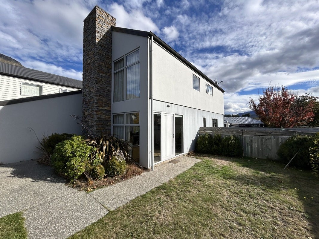 2 Onslow Road, Lake Hayes, Queenstown - Carousel 2
