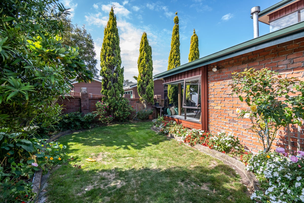 26 Burbank Crescent, Churton Park, Wellington - Carousel 2
