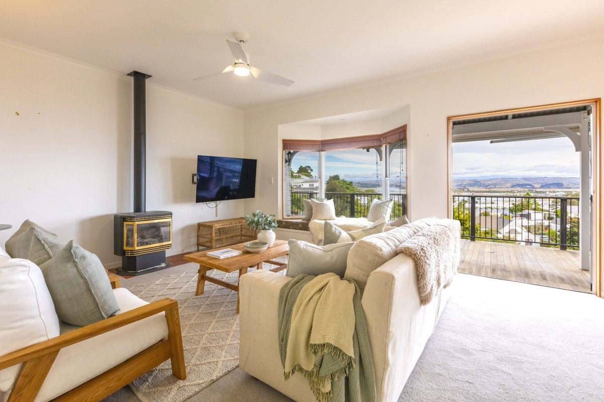 23 Denholm Road, Hospital Hill, Napier - Carousel 2