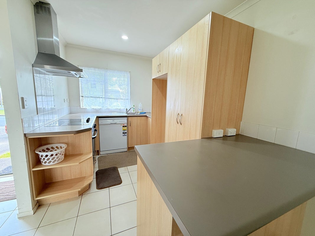 10 Brashier Circle, Sunnyvale, Auckland - Carousel 2