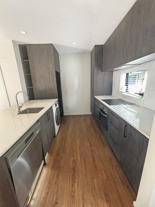 4/325 Lincoln Road, Addington, Christchurch - Carousel 2
