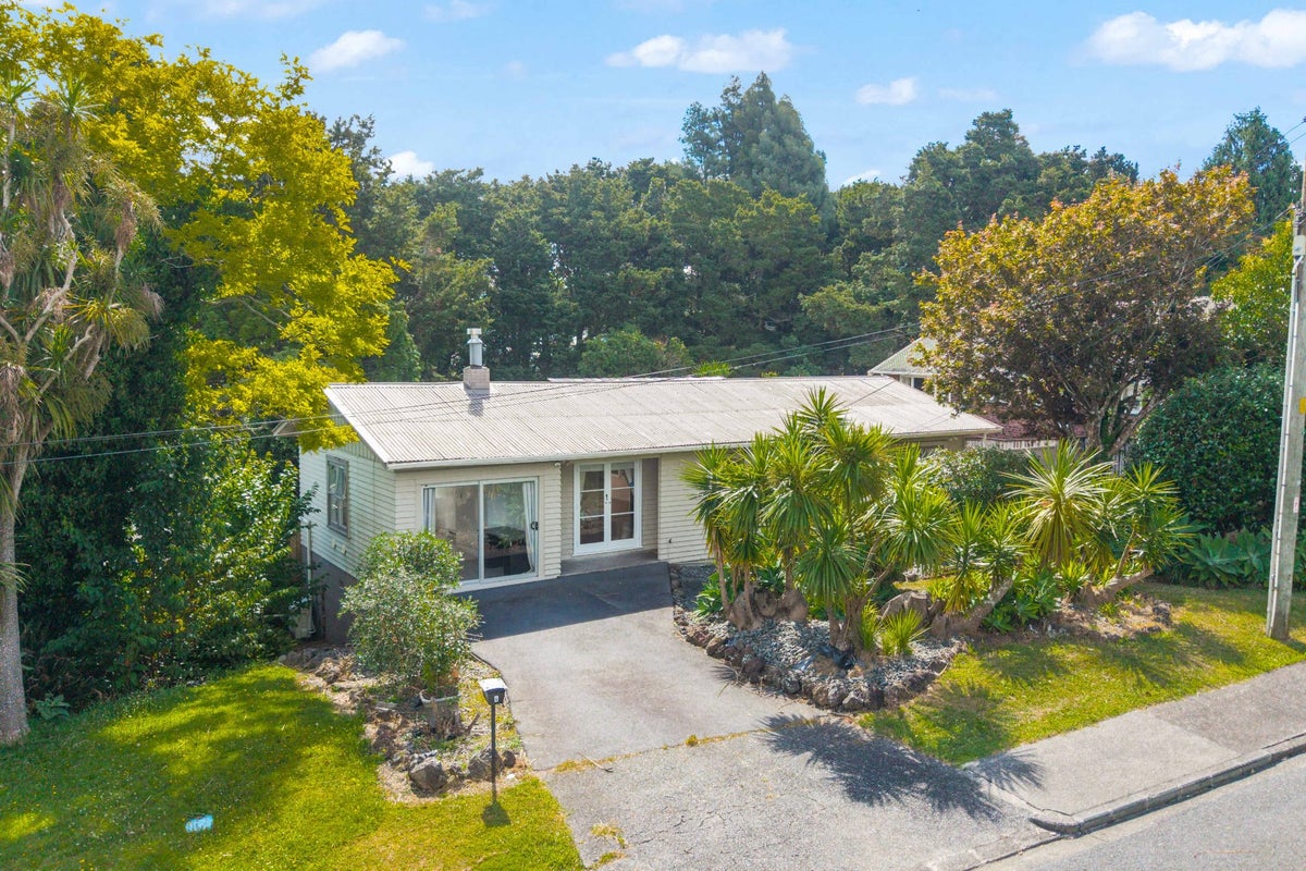 4 Brough Road, Manurewa East, Auckland - Carousel 1