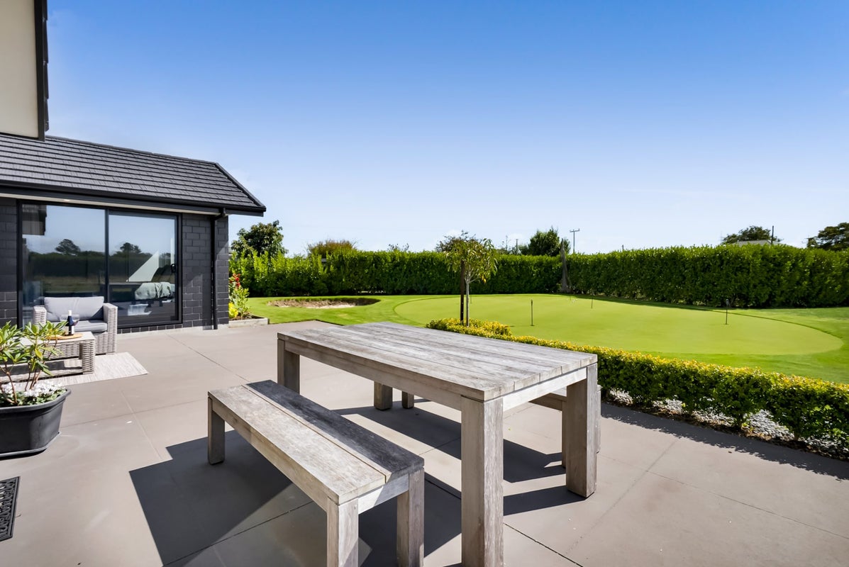 8 Tikorangi Road East, Tikorangi, Waitara - Carousel 2