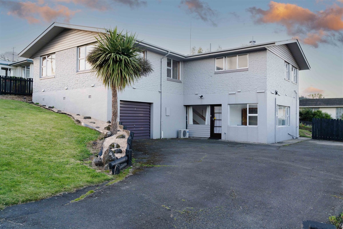 51 Gilkison Street, Halfway Bush, Dunedin - Carousel 1
