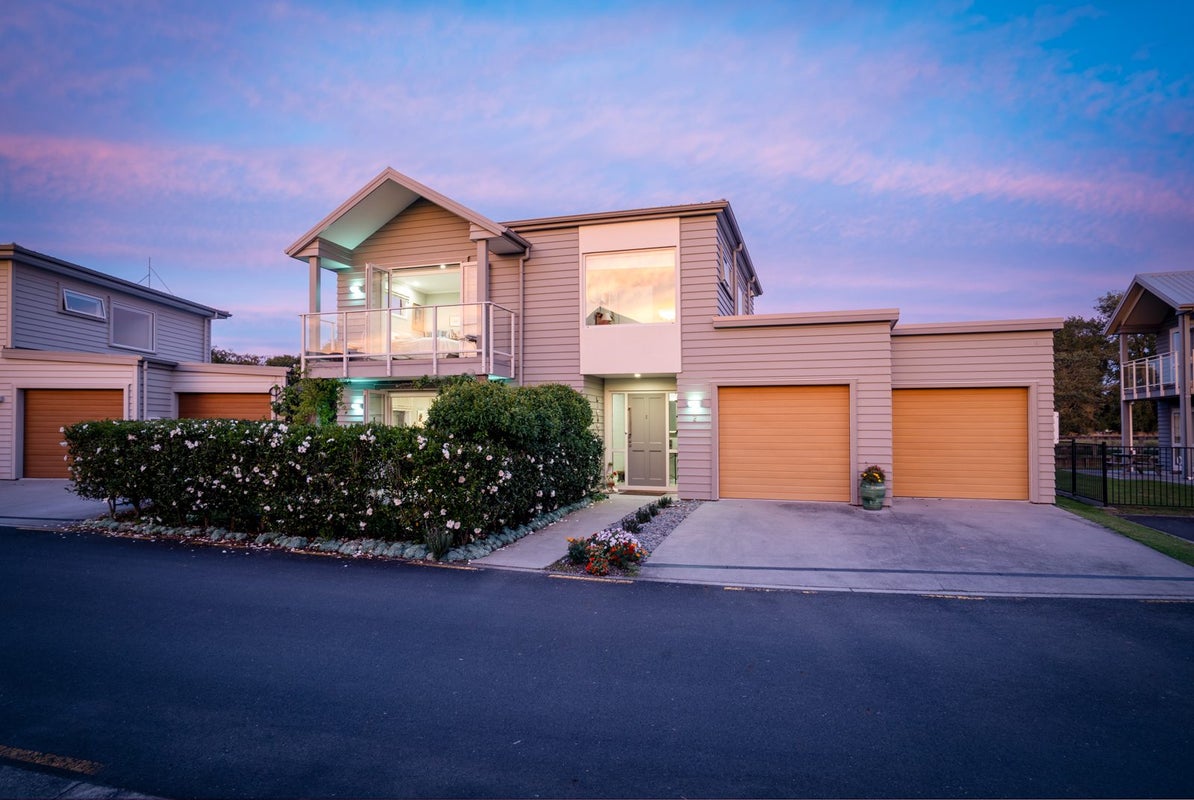 2 Tucker Close, Leamington, Cambridge - Carousel 1