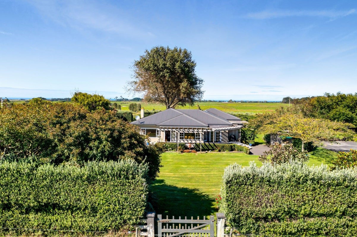 1048 Normanby Road, Manaia, Hawera - Carousel 2