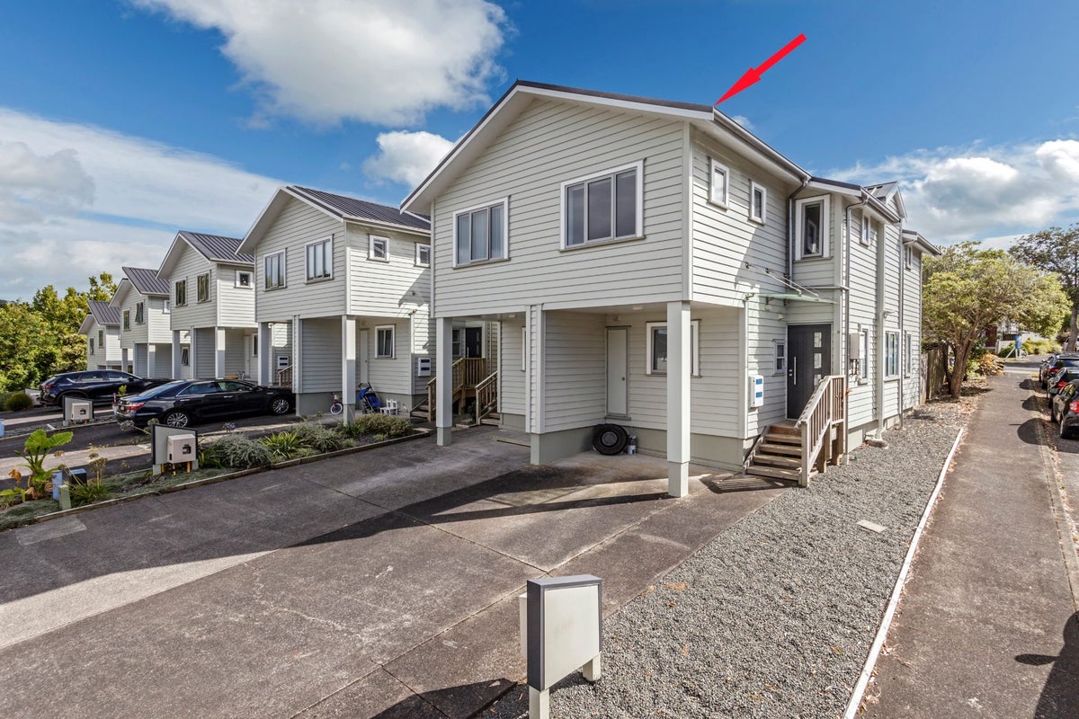 10/6 John Jennings Drive, Oteha, Auckland - Carousel 1