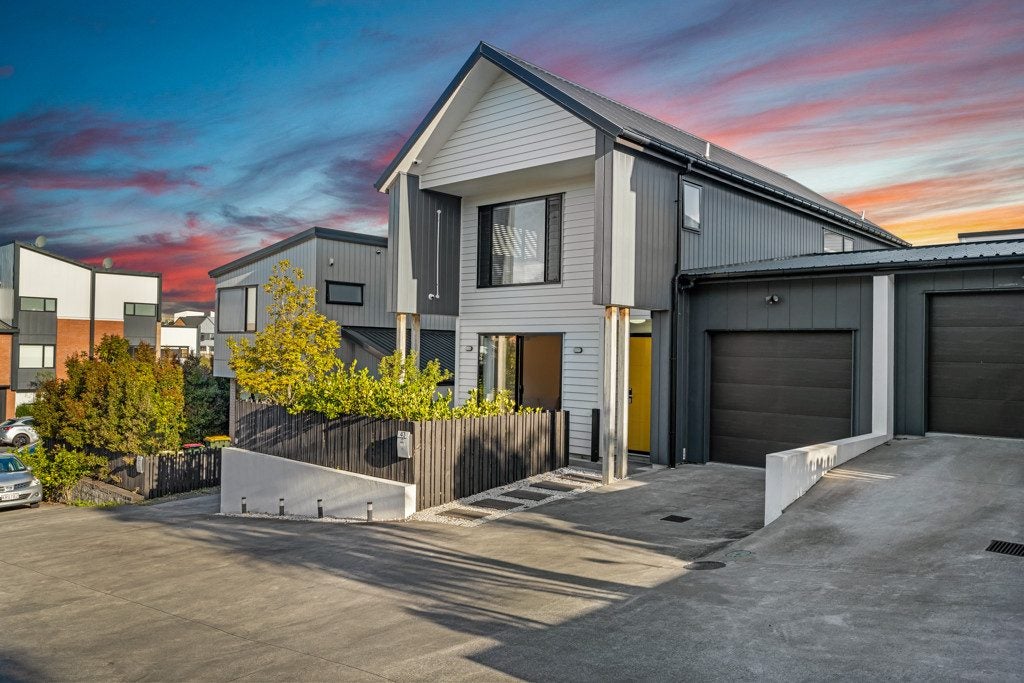 43 Westgate Drive, Westgate, Auckland - Carousel 1