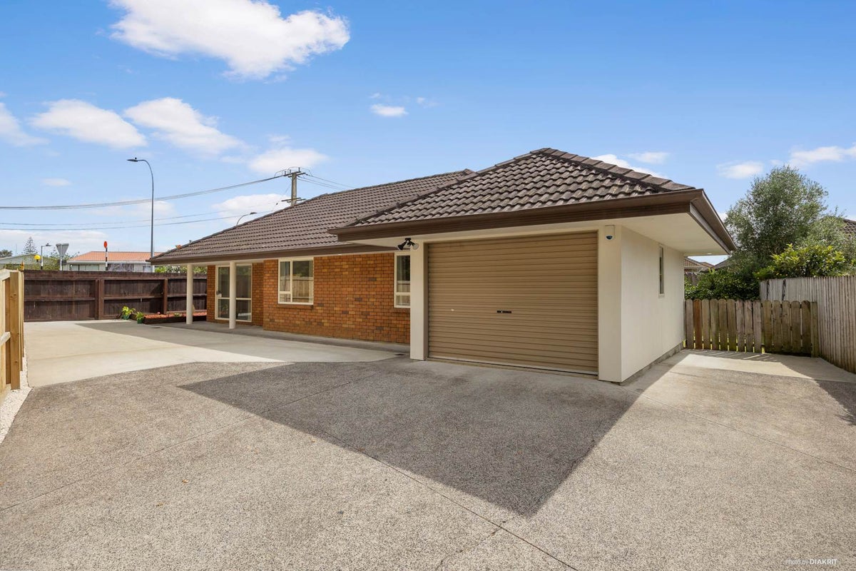 100A Parrs Cross Road, Henderson, Auckland - Carousel 1