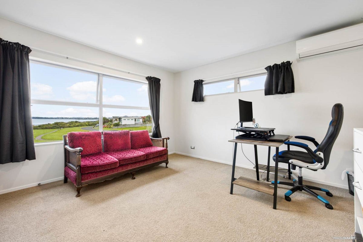 29 Karemoana Drive, Te Atatu Peninsula, Auckland - Carousel 32